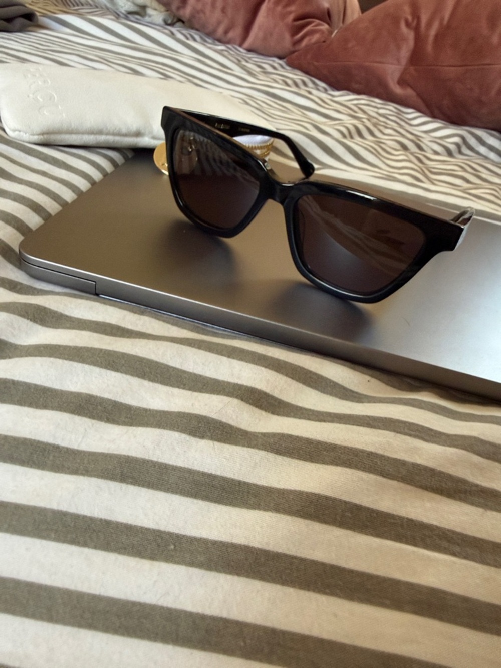 Apercu Claire Rose Black Sunglasses - Polarized Lens